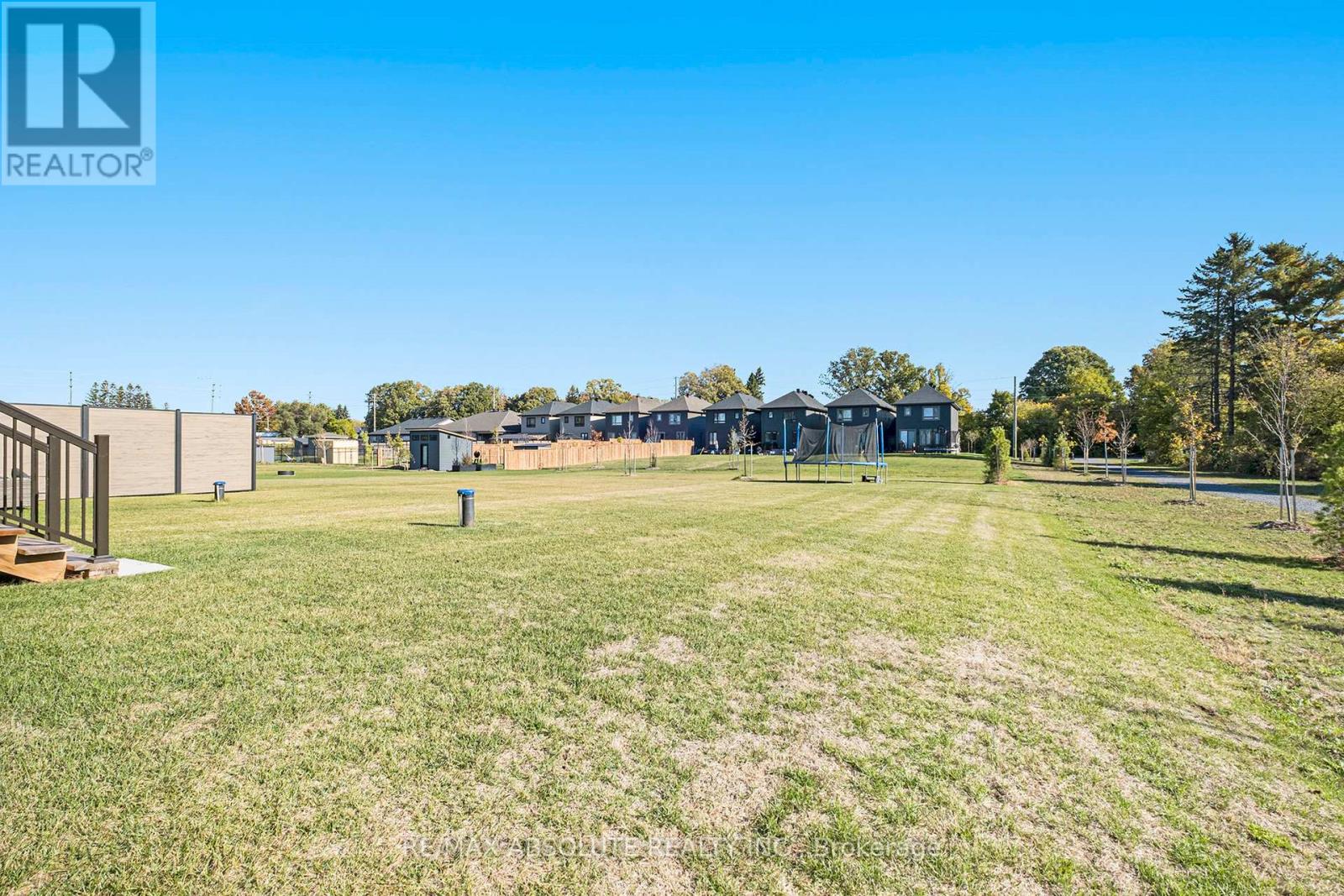 16b Cockburn Street, Ottawa, Ontario  K0A 2Z0 - Photo 29 - X12446594