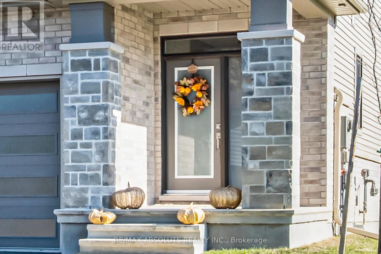 16b Cockburn Street, Ottawa, Ontario  K0A 2Z0 - Photo 3 - X12446594