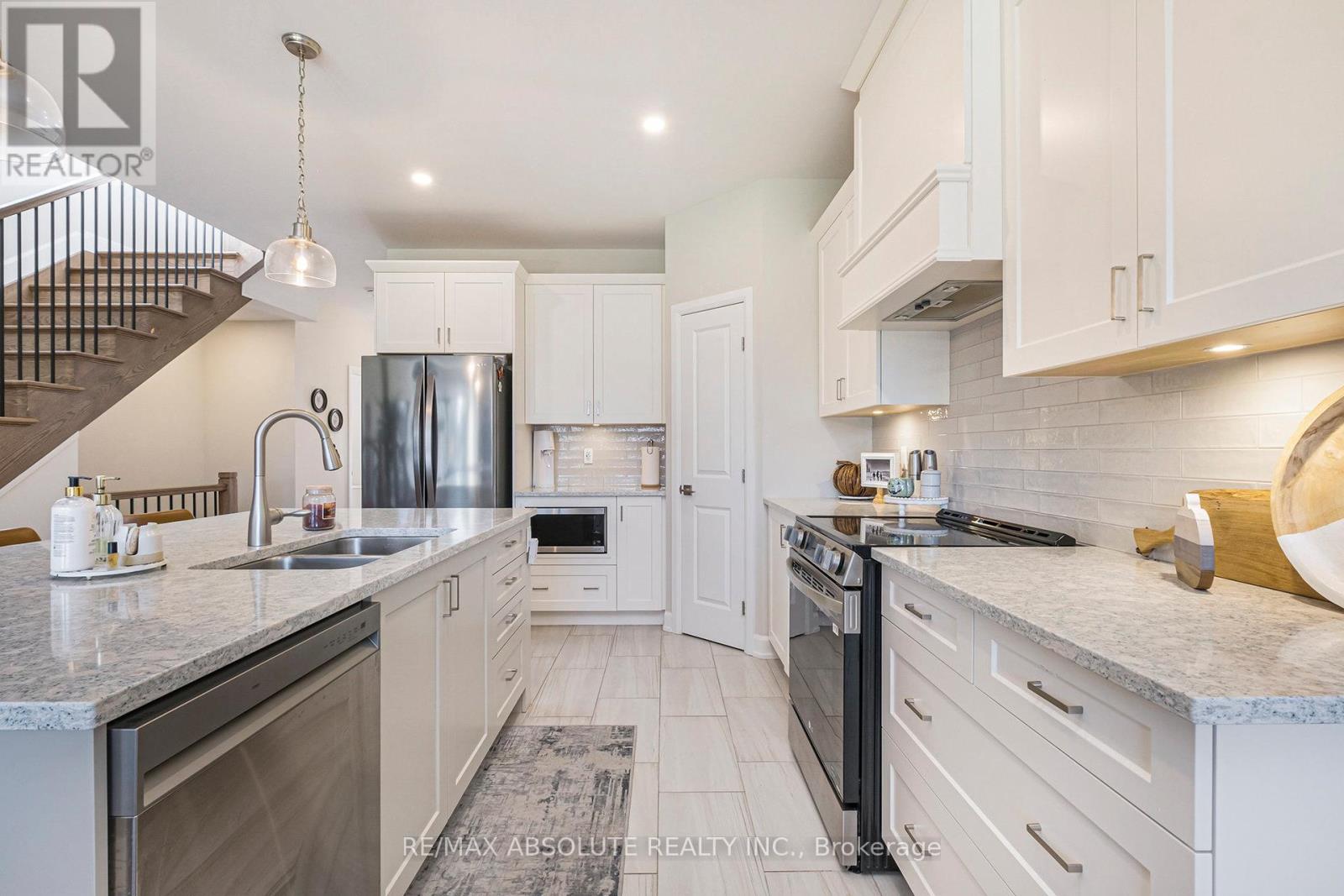 16b Cockburn Street, Ottawa, Ontario  K0A 2Z0 - Photo 7 - X12446594
