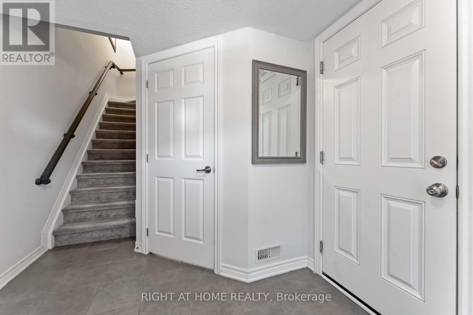 411 Gerardia Lane, Ottawa, Ontario  K4A 1C7 - Photo 3 - X12446598