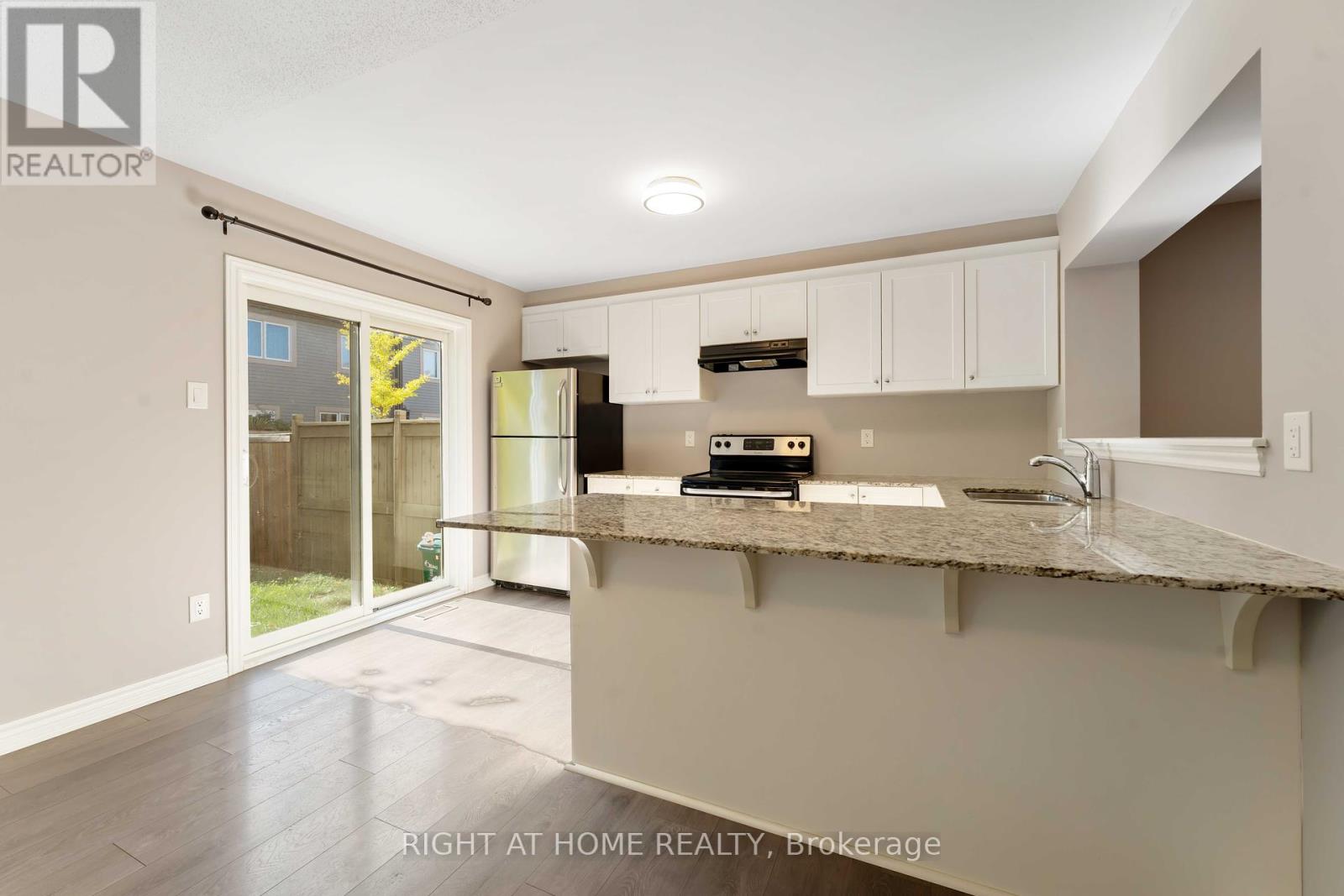 113 Maestro Avenue, Ottawa, Ontario  K2S 0V4 - Photo 12 - X12446599