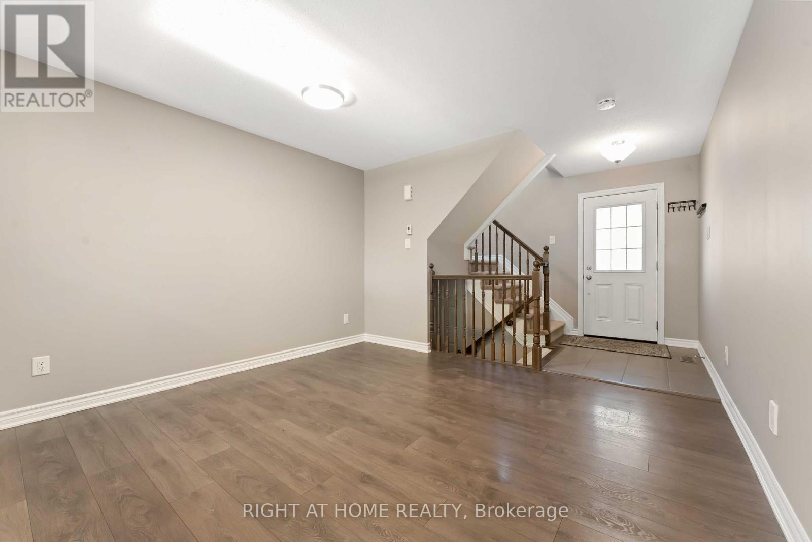 113 Maestro Avenue, Ottawa, Ontario  K2S 0V4 - Photo 5 - X12446599