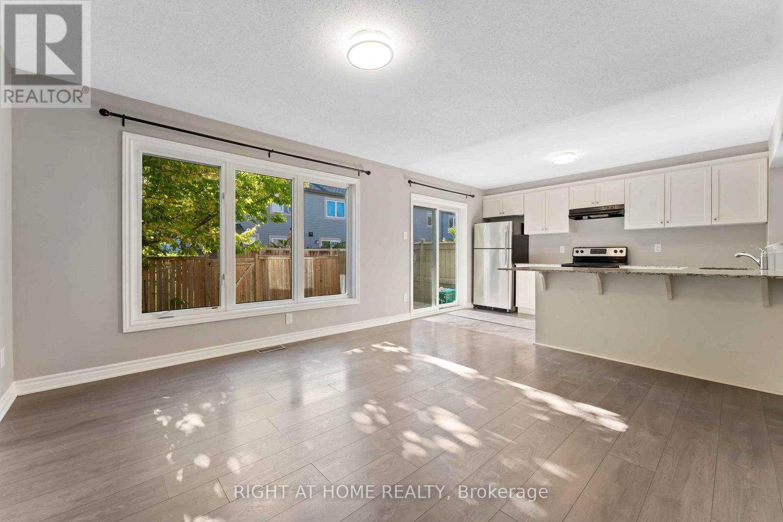 113 Maestro Avenue, Ottawa, Ontario  K2S 0V4 - Photo 9 - X12446599