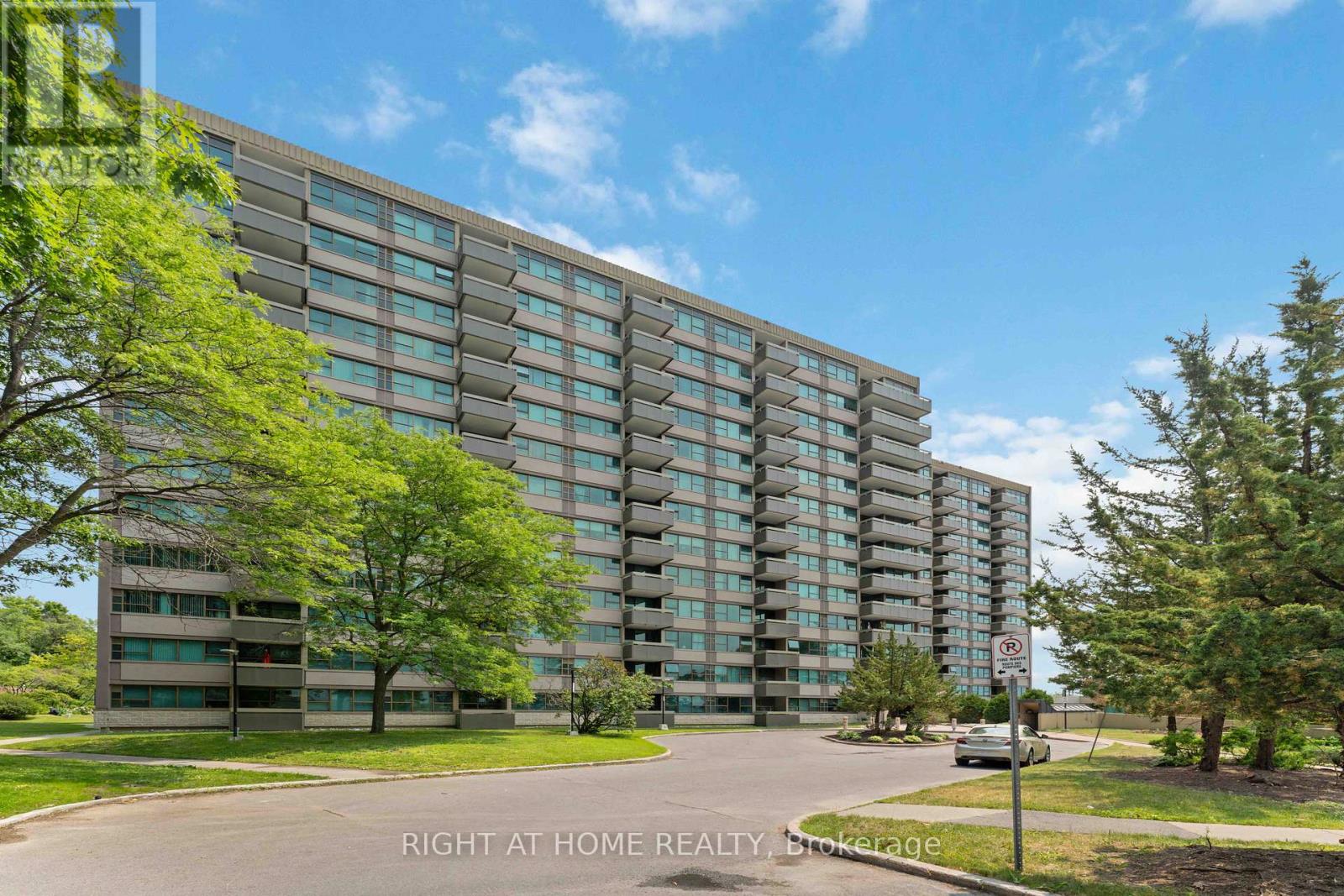 903 - 555 BRITTANY DRIVE, Ottawa, Ontario