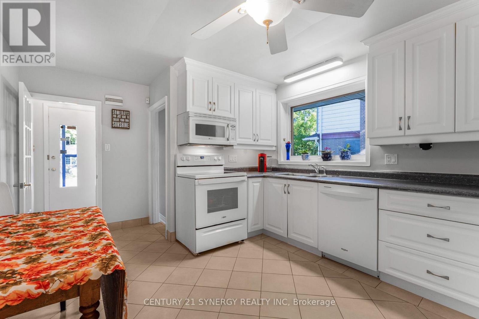 1174 Greyrock Crescent, Ottawa, Ontario  K2C 2A4 - Photo 12 - X12446647