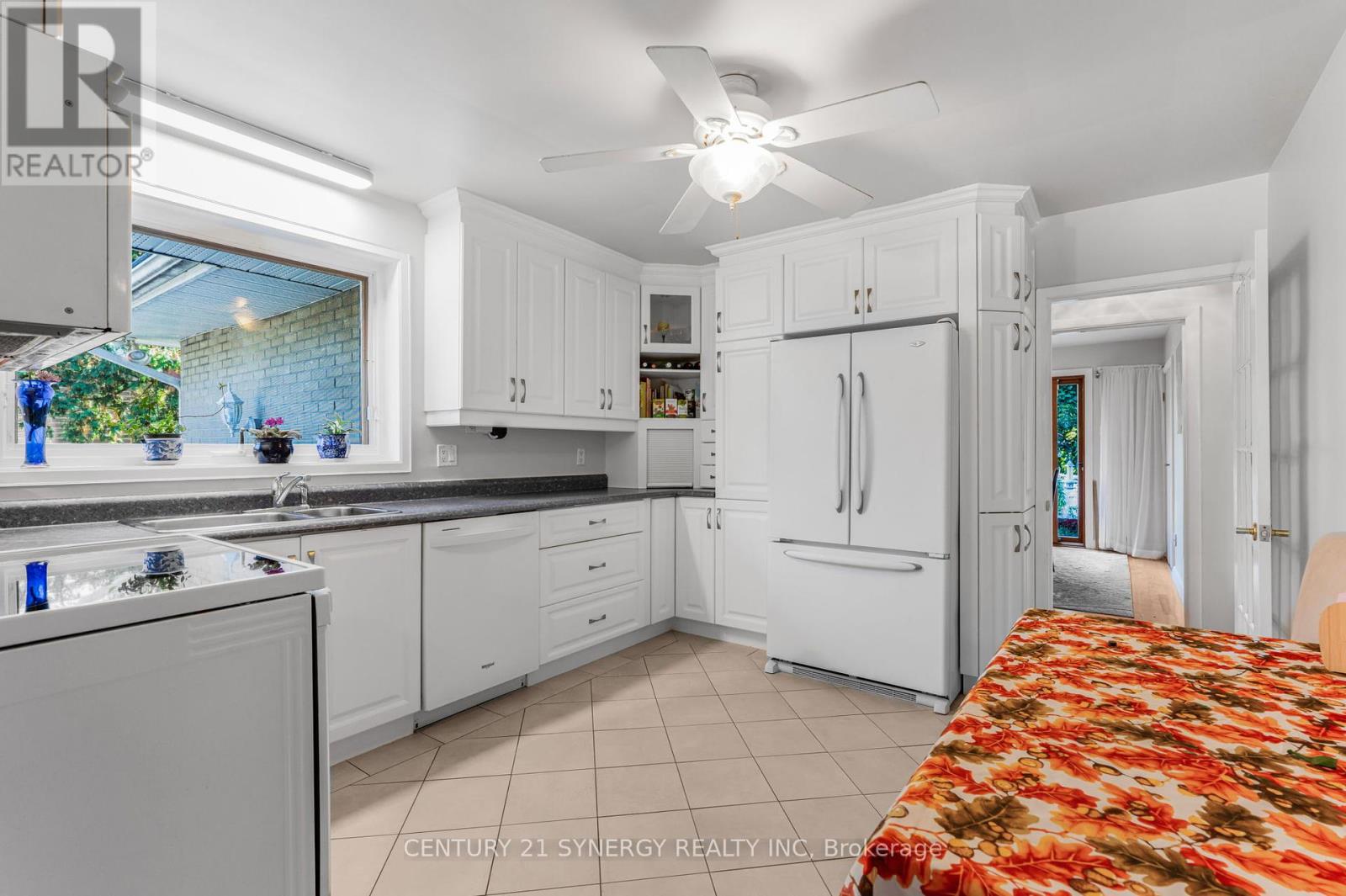 1174 Greyrock Crescent, Ottawa, Ontario  K2C 2A4 - Photo 9 - X12446647