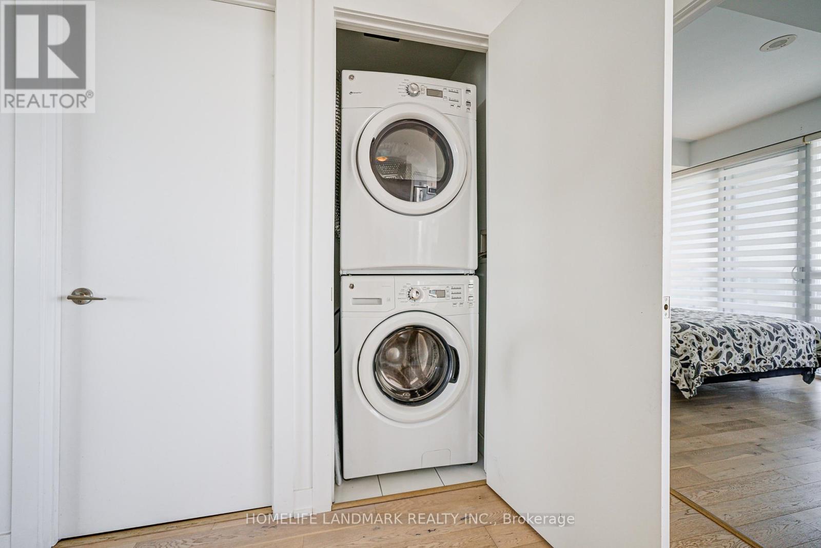 2611 - 20 Bruyeres Mews, Toronto, Ontario  M5V 0G8 - Photo 11 - C12444284