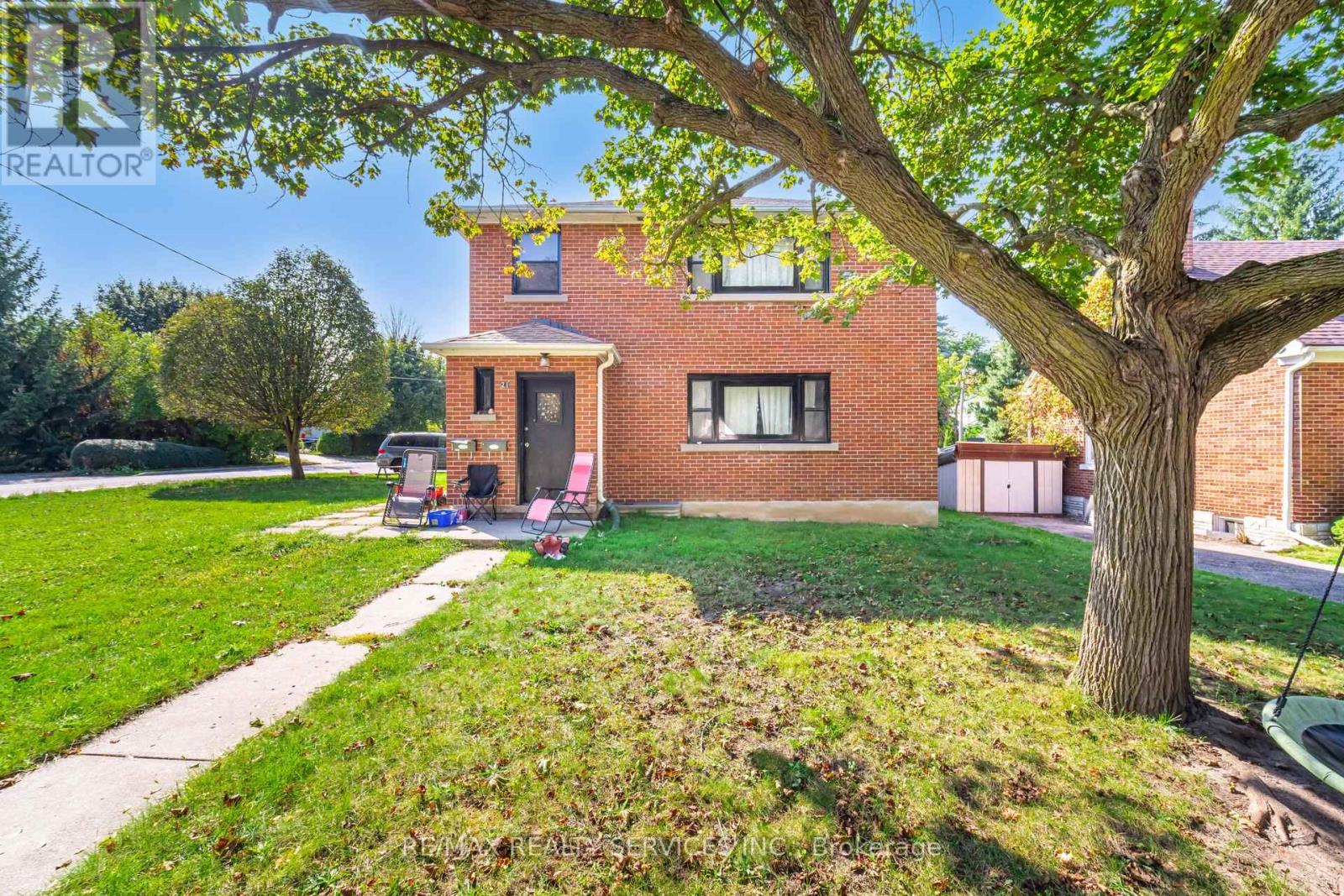 (LOWER LEVEL) - 21 BEVERLEY STREET, Waterloo, Ontario