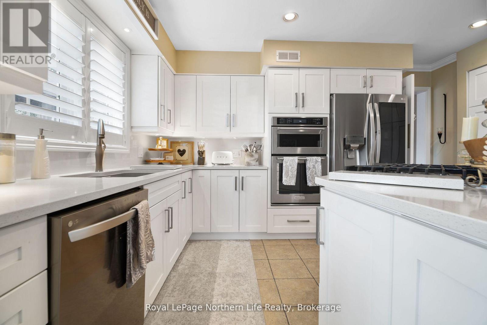 1111 Lawson Street, North Bay, Ontario  P1B 9H4 - Photo 11 - X12446564