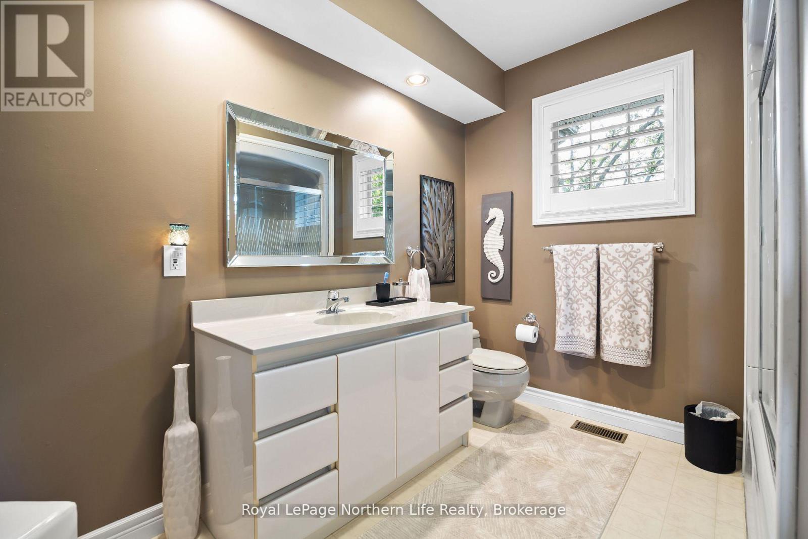 1111 Lawson Street, North Bay, Ontario  P1B 9H4 - Photo 15 - X12446564