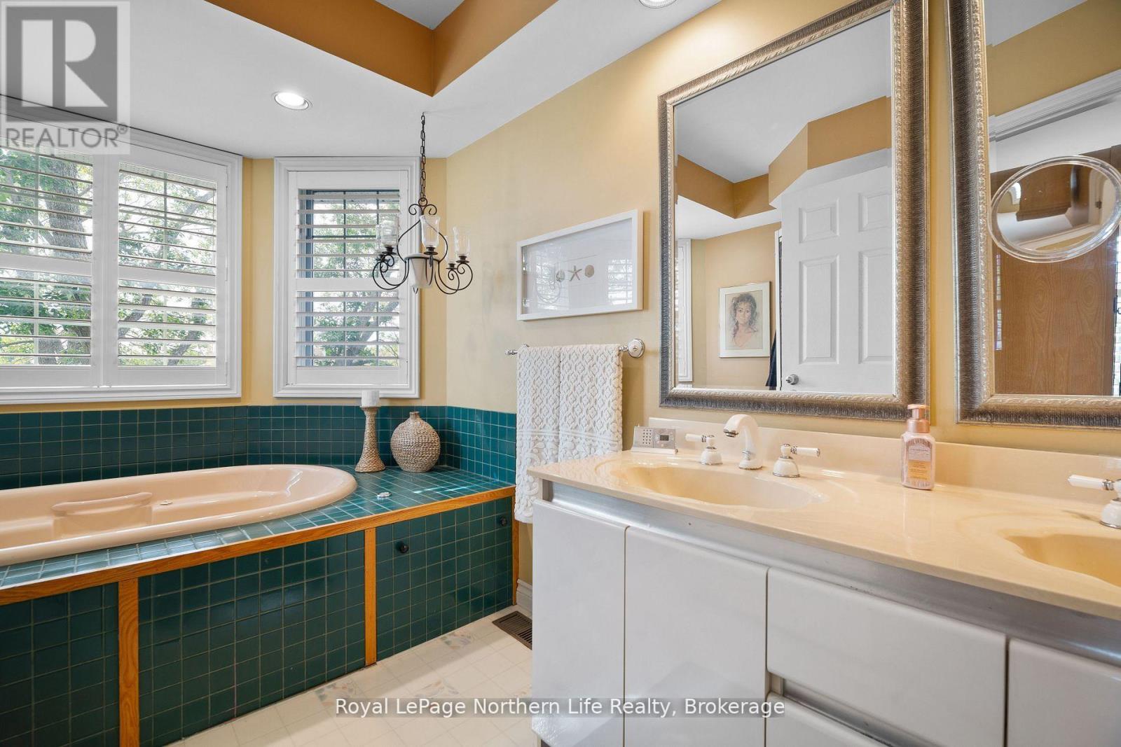 1111 Lawson Street, North Bay, Ontario  P1B 9H4 - Photo 24 - X12446564