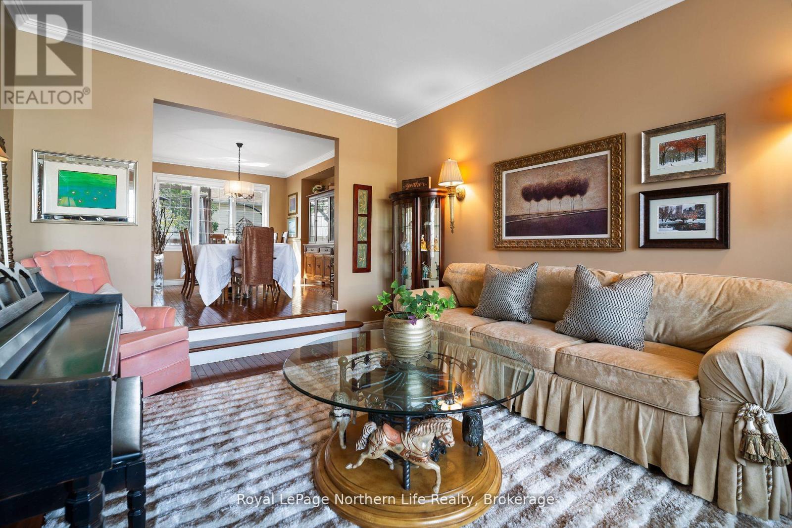 1111 Lawson Street, North Bay, Ontario  P1B 9H4 - Photo 6 - X12446564