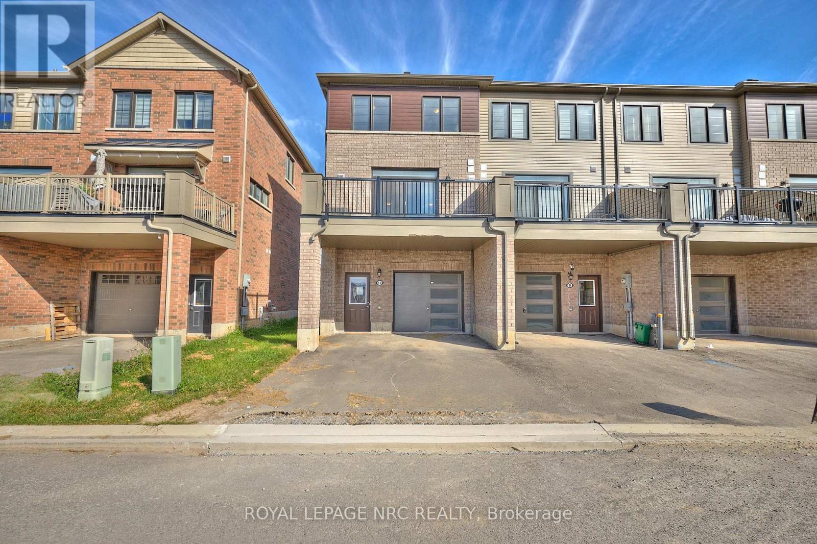 11 MELODY LANE, Thorold, Ontario