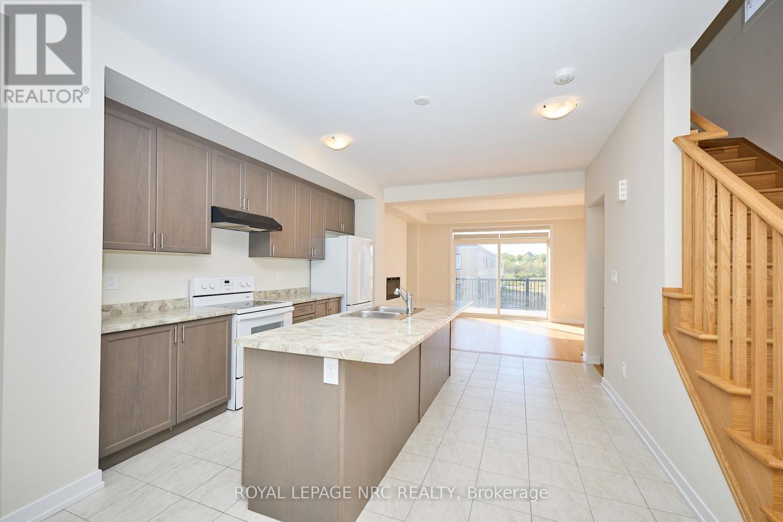 11 Melody Lane, Thorold, Ontario  L5B 5N5 - Photo 13 - X12446551