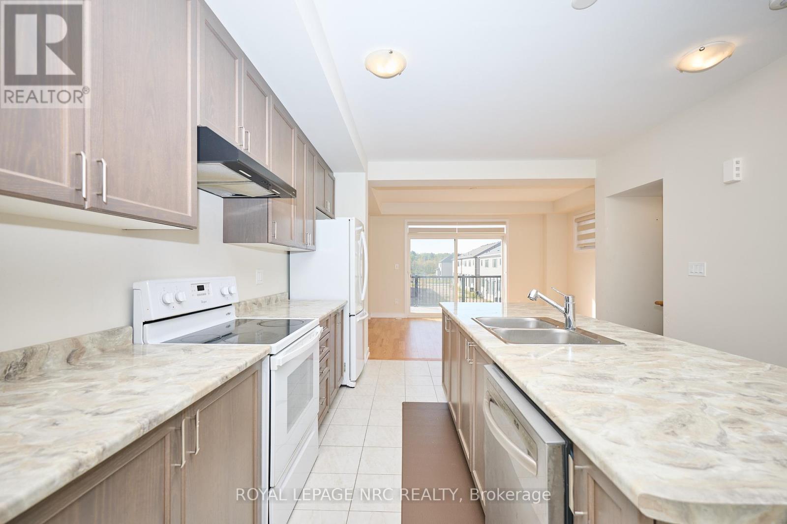 11 Melody Lane, Thorold, Ontario  L5B 5N5 - Photo 14 - X12446551