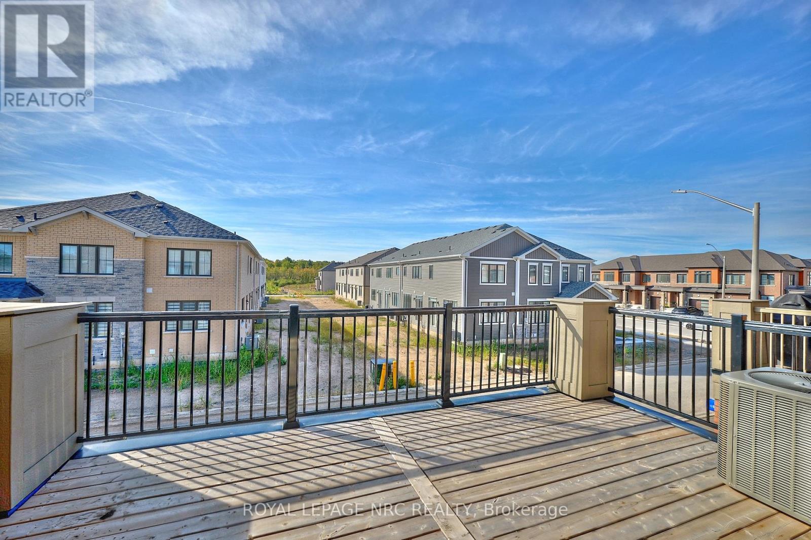 11 Melody Lane, Thorold, Ontario  L5B 5N5 - Photo 19 - X12446551