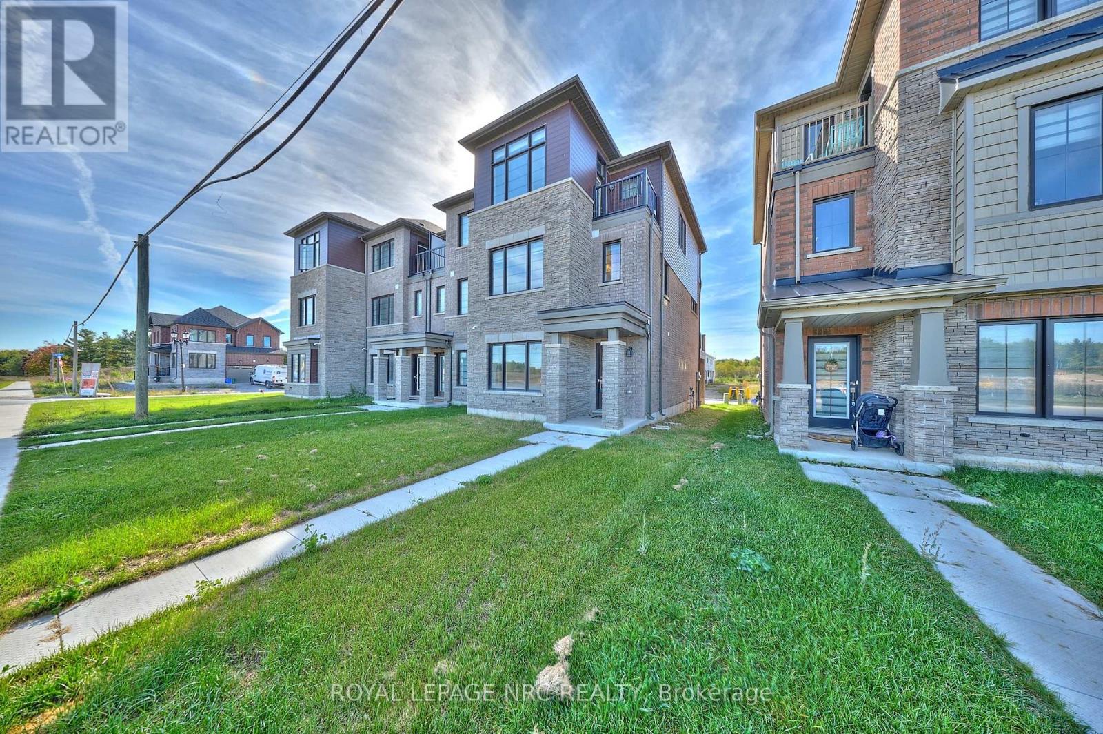 11 Melody Lane, Thorold, Ontario  L5B 5N5 - Photo 2 - X12446551