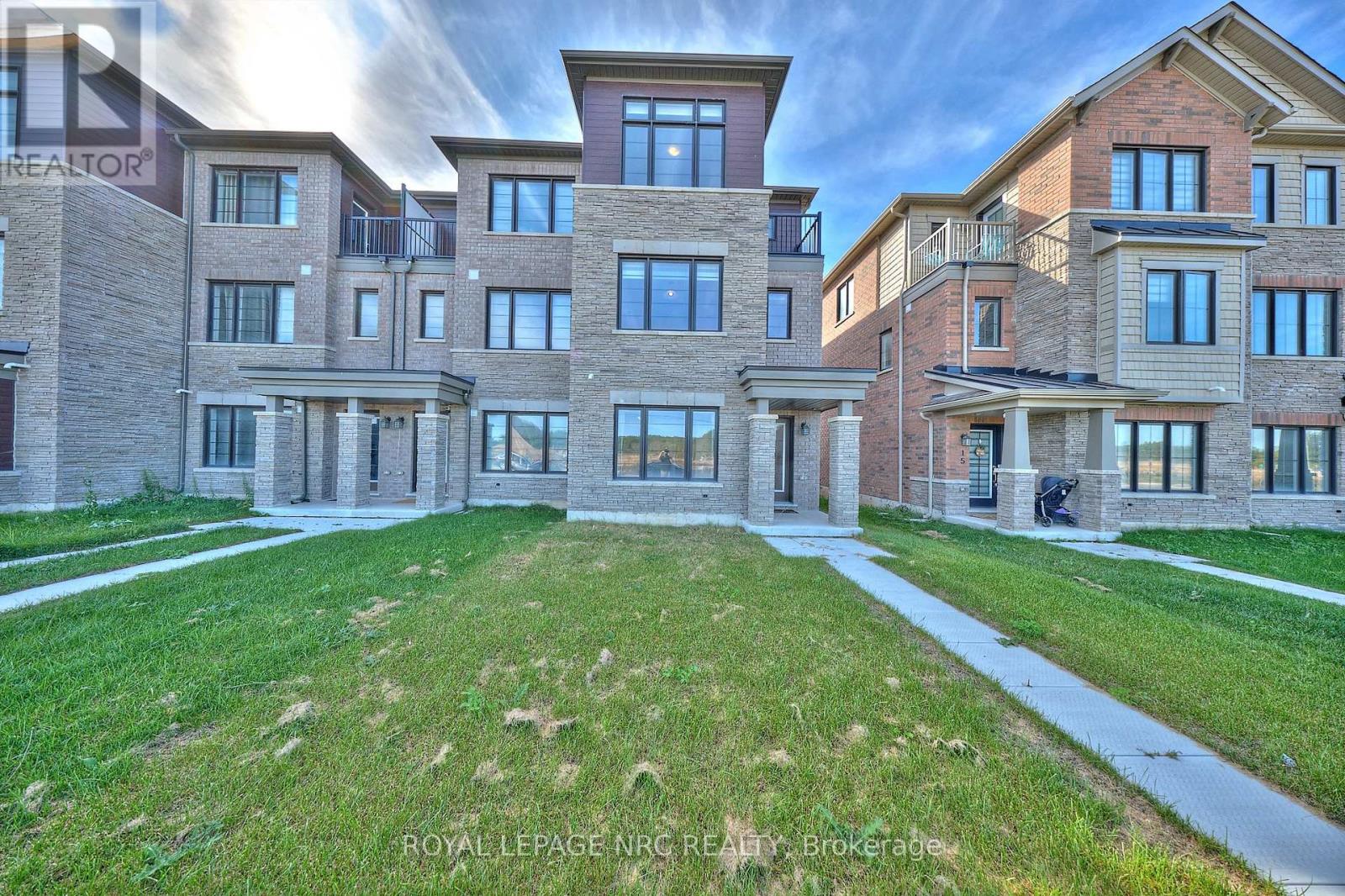 11 Melody Lane, Thorold, Ontario  L5B 5N5 - Photo 4 - X12446551