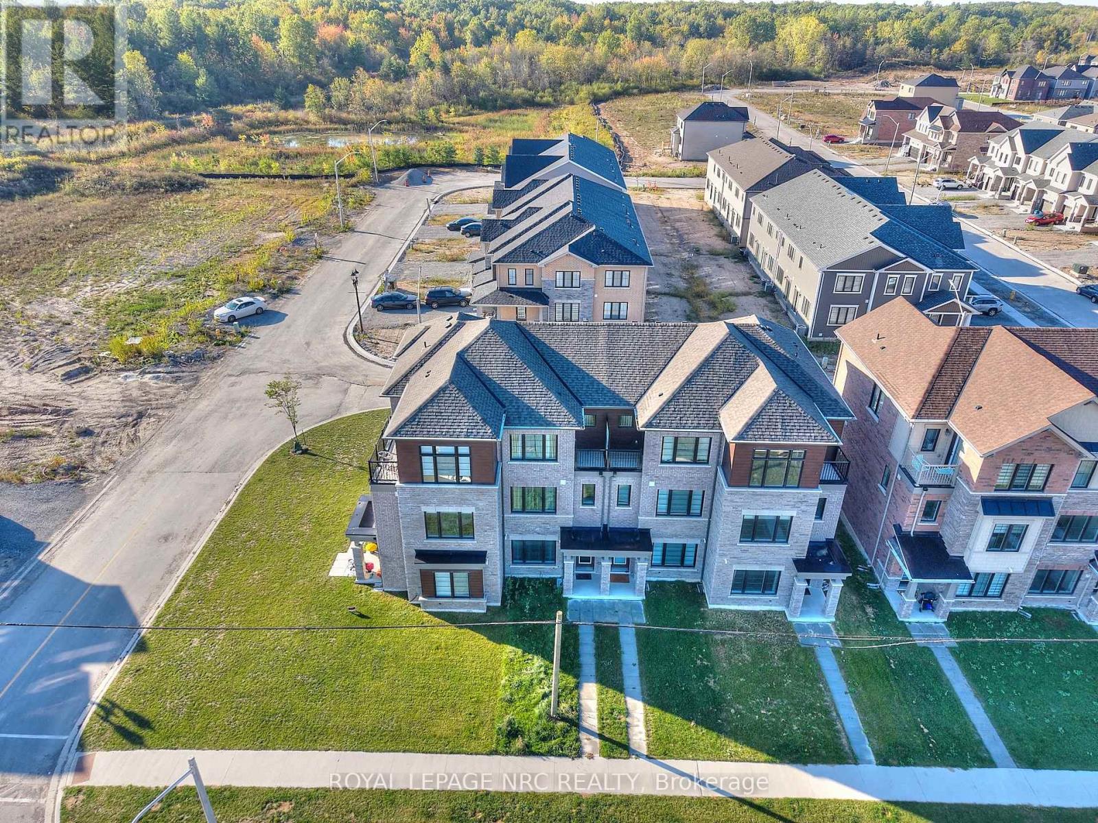 11 Melody Lane, Thorold, Ontario  L5B 5N5 - Photo 40 - X12446551