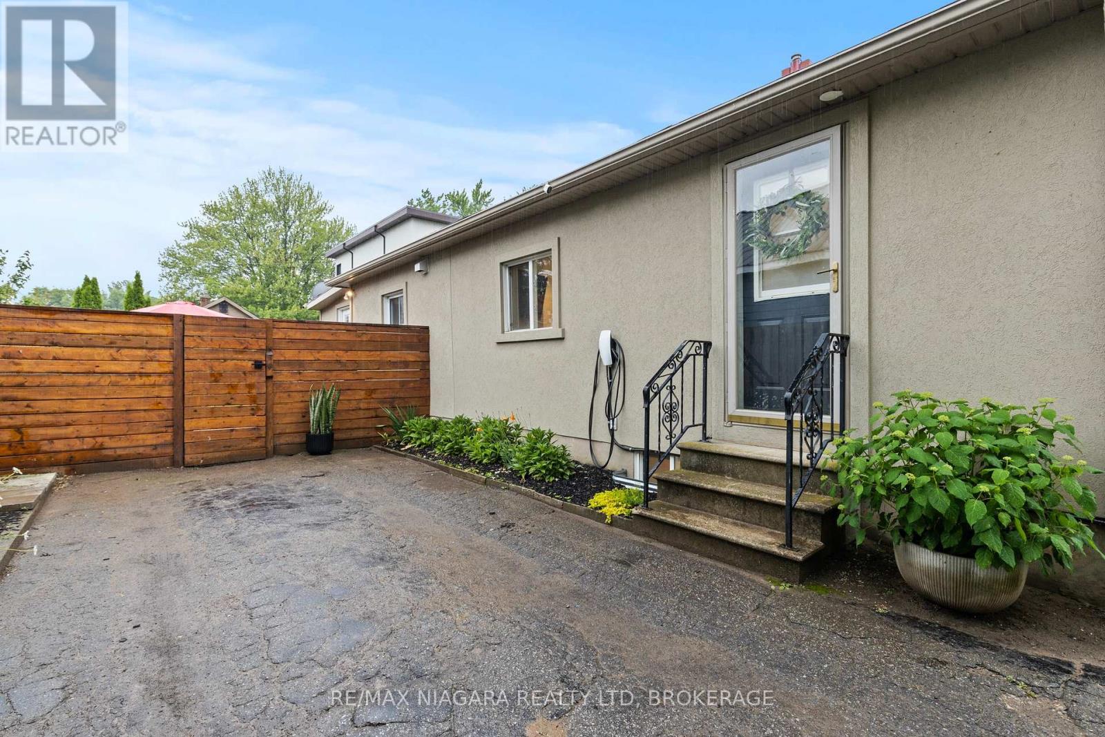 9 Shelley Avenue, St. Catharines, Ontario  L2N 5L4 - Photo 5 - X12446563