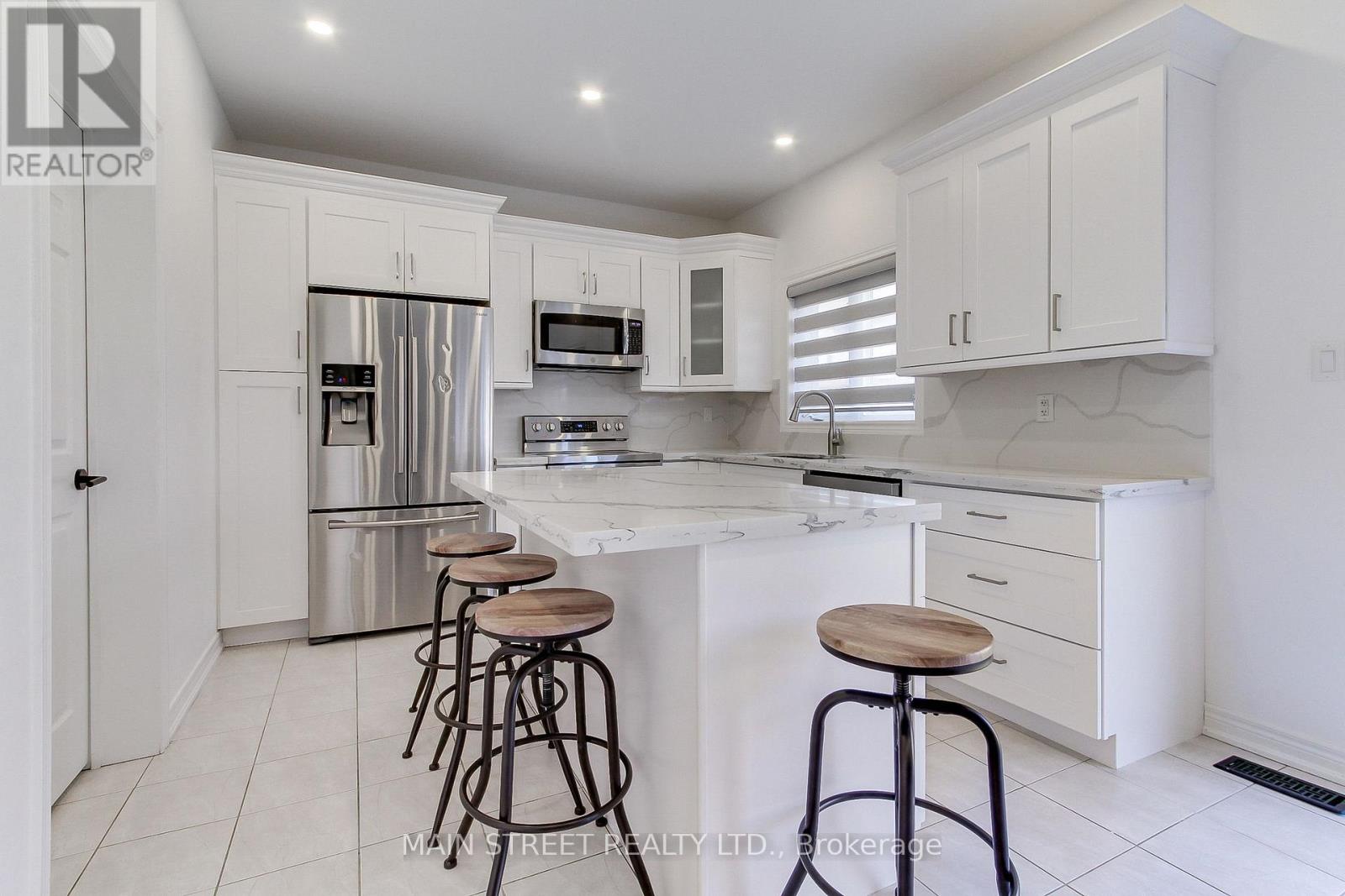 1386 Dallman Street, Innisfil (Lefroy), Ontario  L0L 1W0 - Photo 13 - N12446463