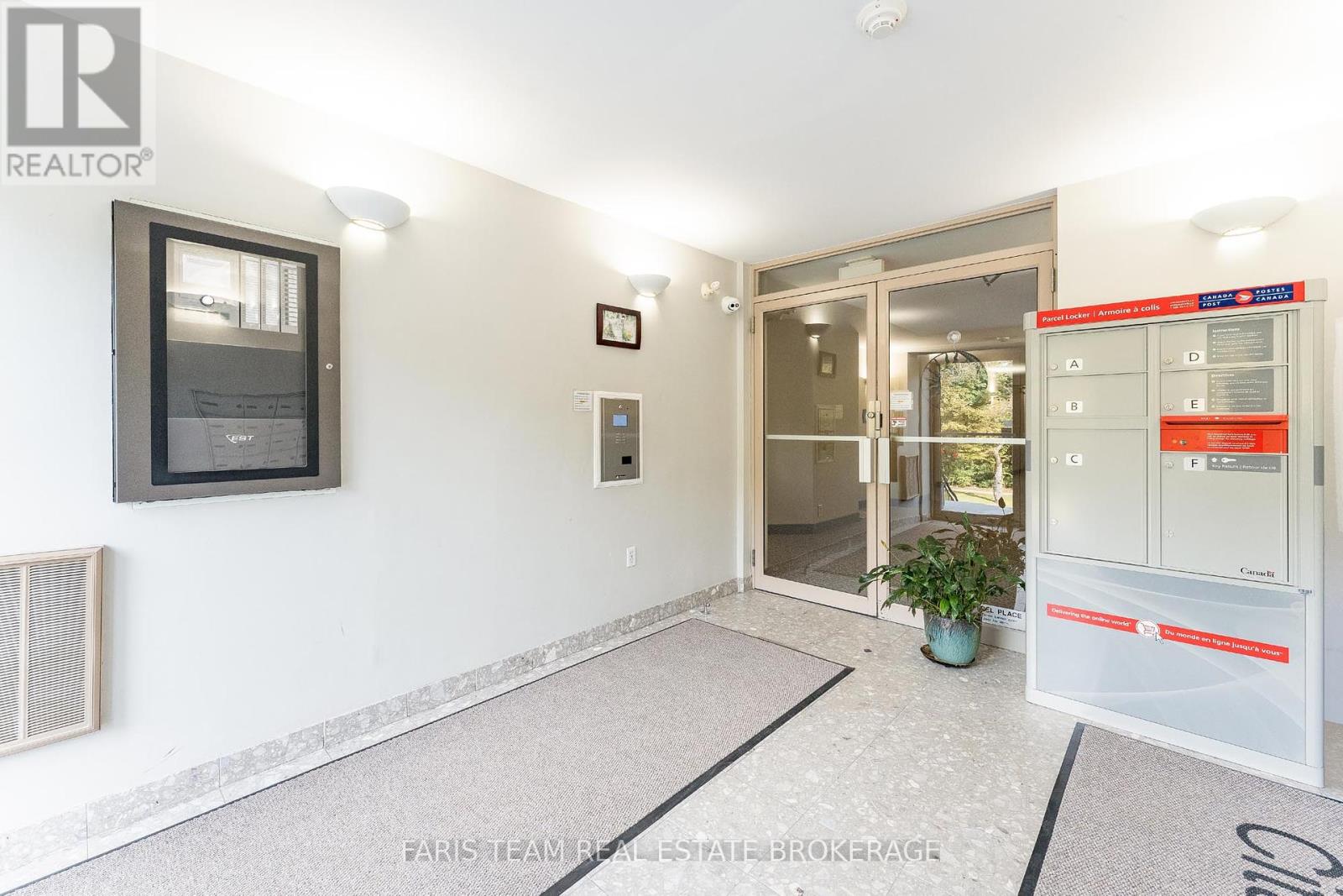 307 - 85 Wellington Street W, Aurora (Aurora Village), Ontario  L4G 2P2 - Photo 4 - N12446482