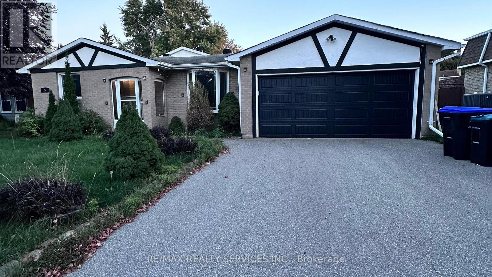 5 Hammond Crescent, New Tecumseth, Ontario  L0G 1A0 - Photo 2 - N12446493