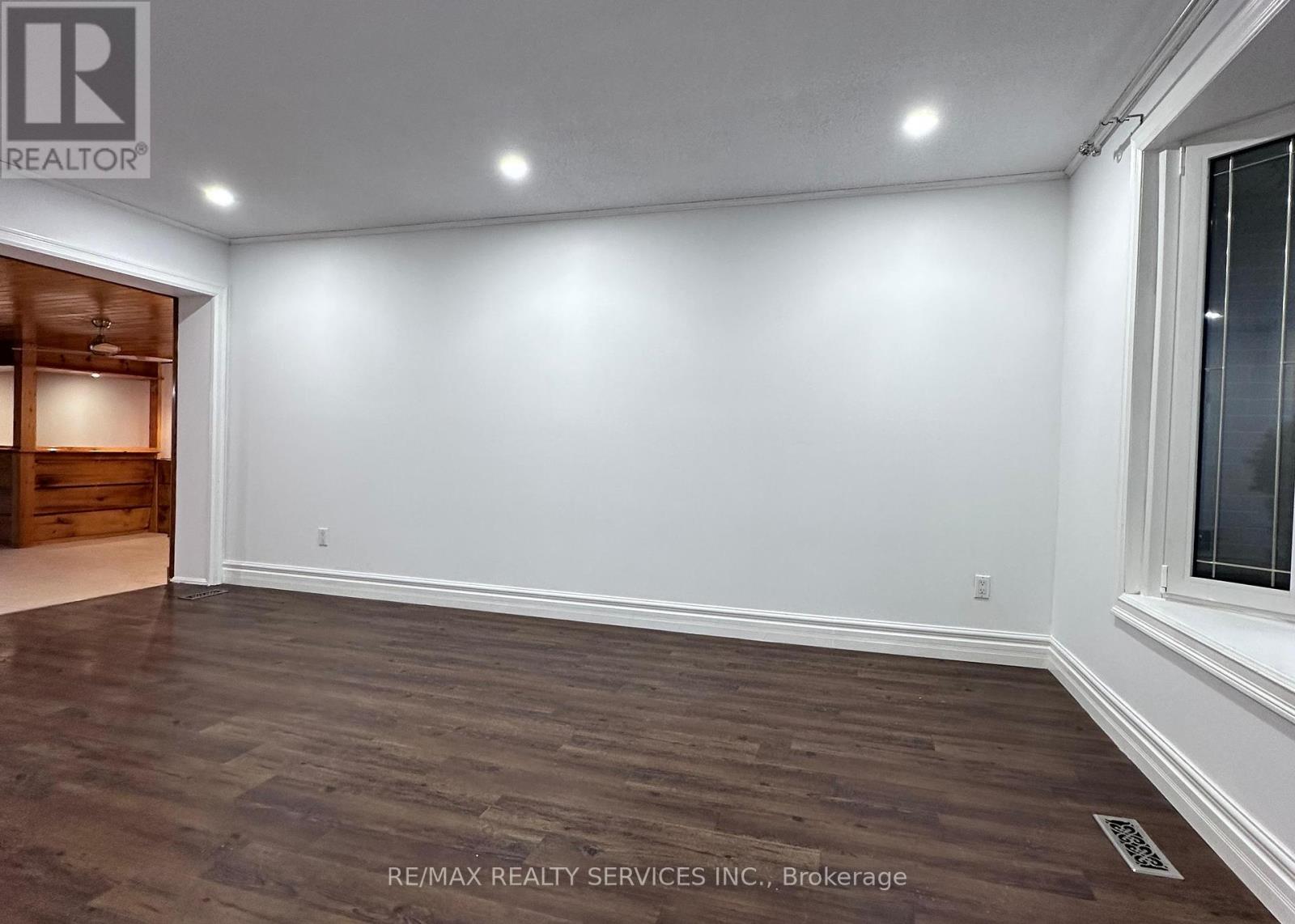 5 Hammond Crescent, New Tecumseth, Ontario  L0G 1A0 - Photo 5 - N12446493