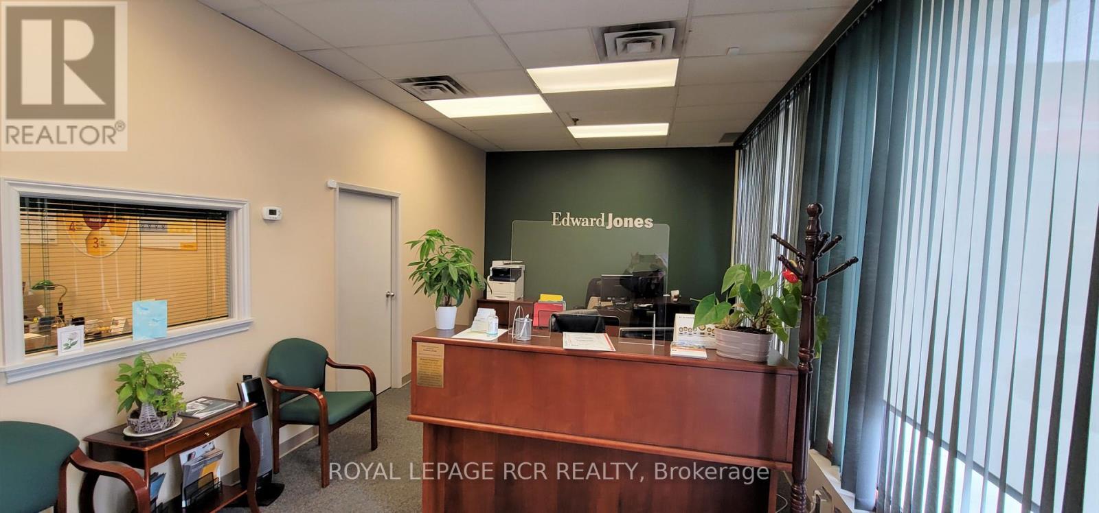 8 - 1100 Davis Drive, Newmarket, Ontario  L3Y 8K3 - Photo 2 - N12446505