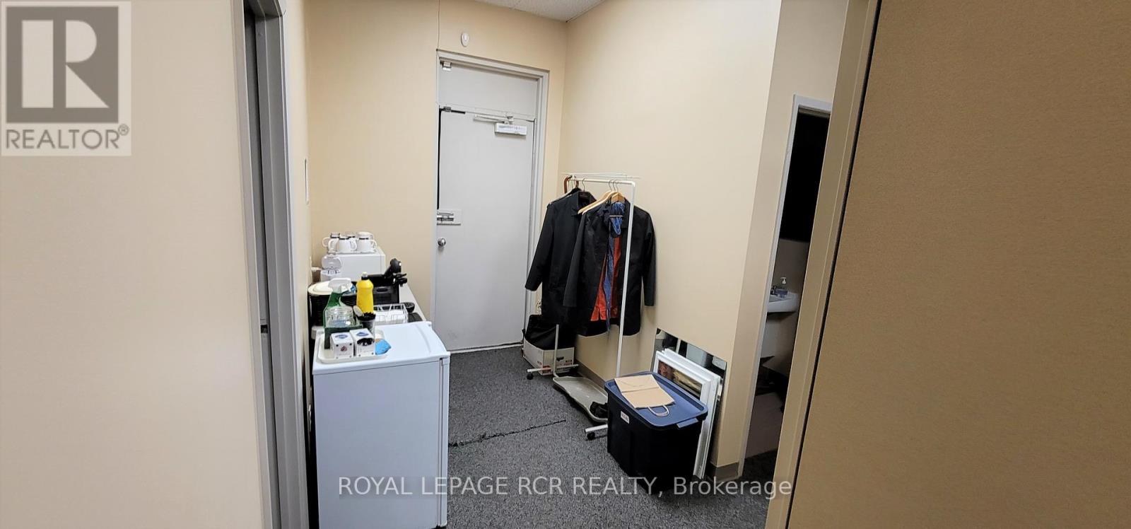 8 - 1100 Davis Drive, Newmarket, Ontario  L3Y 8K3 - Photo 7 - N12446505