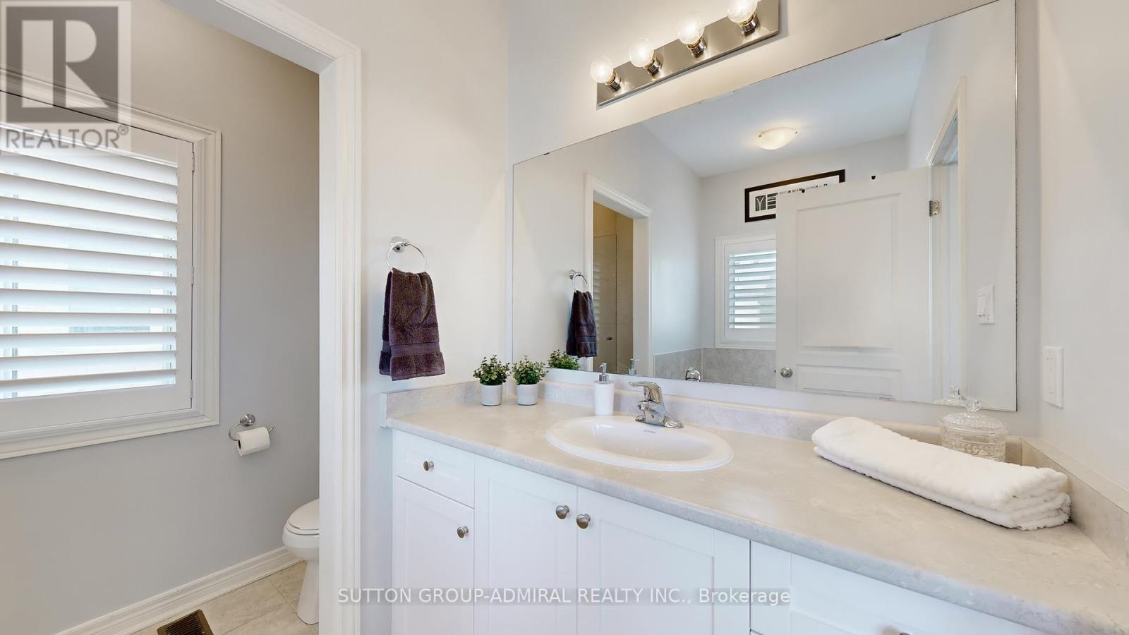 6 Andreeta Drive, Vaughan (Kleinburg), Ontario  L4H 4H4 - Photo 22 - N12446516