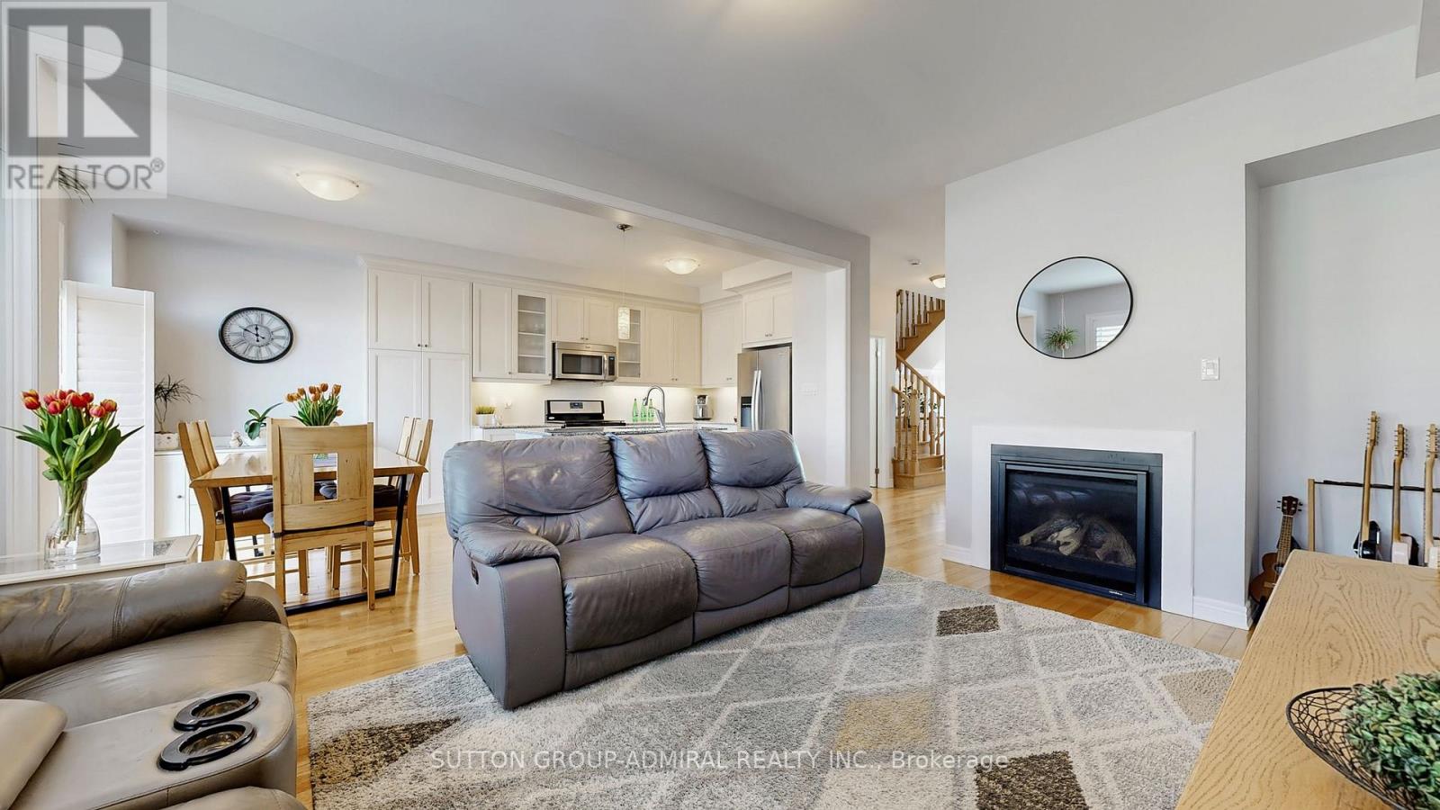 6 Andreeta Drive, Vaughan (Kleinburg), Ontario  L4H 4H4 - Photo 5 - N12446516
