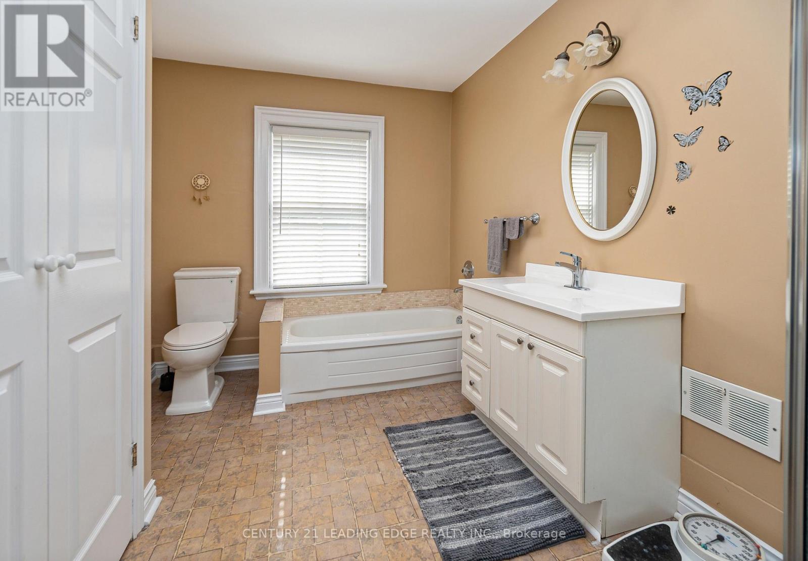 172 Main Street N, Markham (Old Markham Village), Ontario  L3P 1Y3 - Photo 26 - N12446533