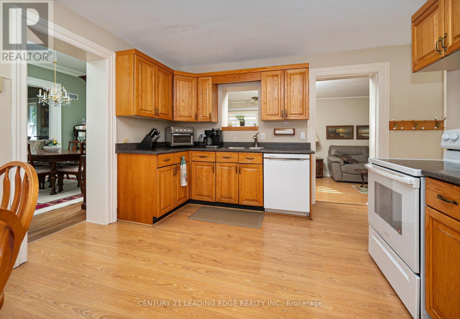 172 Main Street N, Markham (Old Markham Village), Ontario  L3P 1Y3 - Photo 13 - N12446539