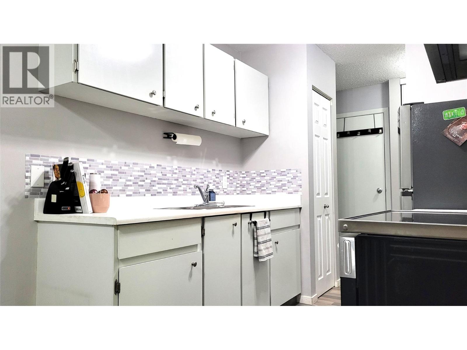 1299 Ponderosa Drive Unit# 407b, Sparwood, British Columbia  V0B 2G2 - Photo 2 - 10363117