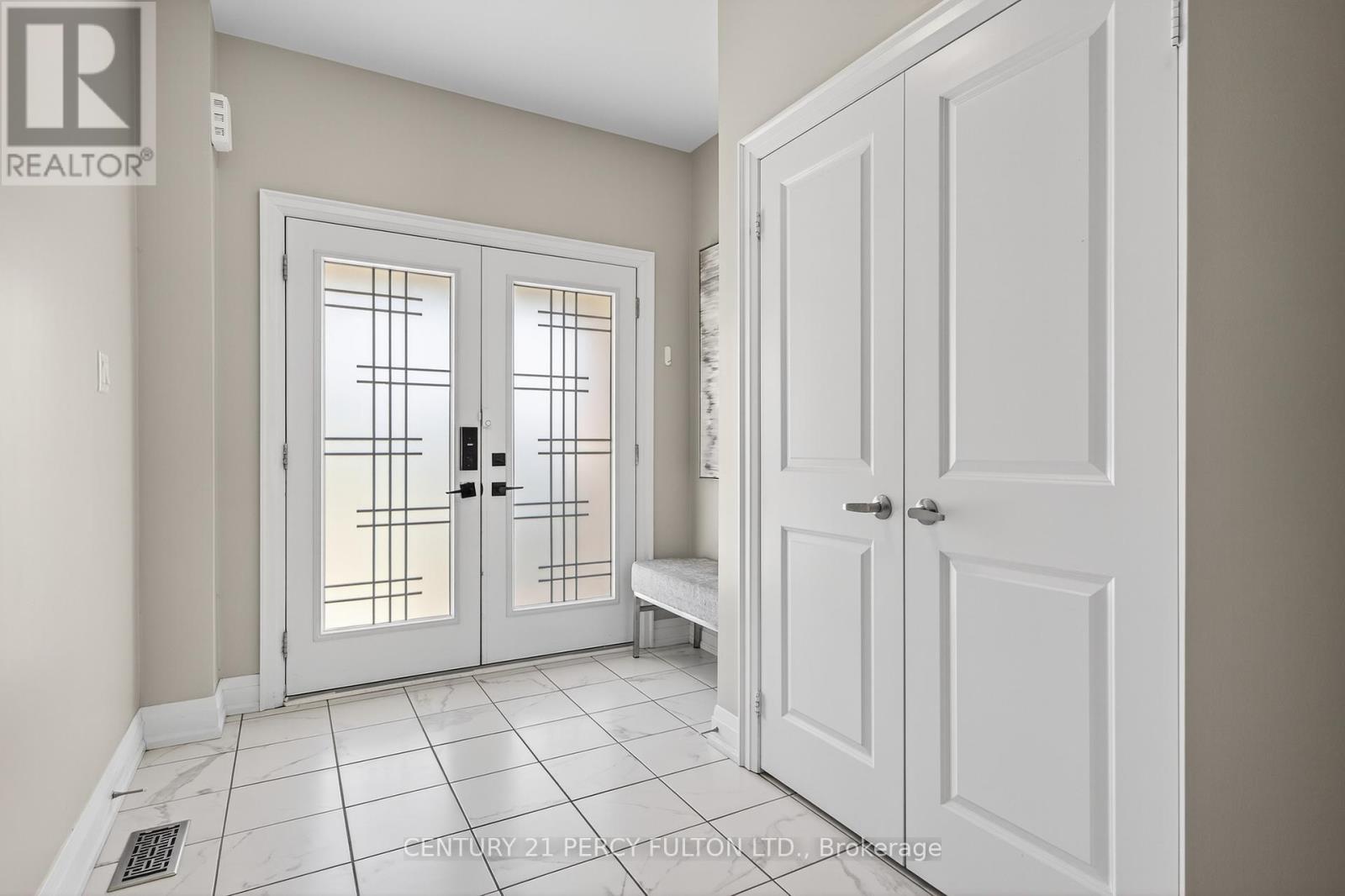 3 Muirfield Drive, Barrie, Ontario  L4N 5E9 - Photo 3 - S12446468