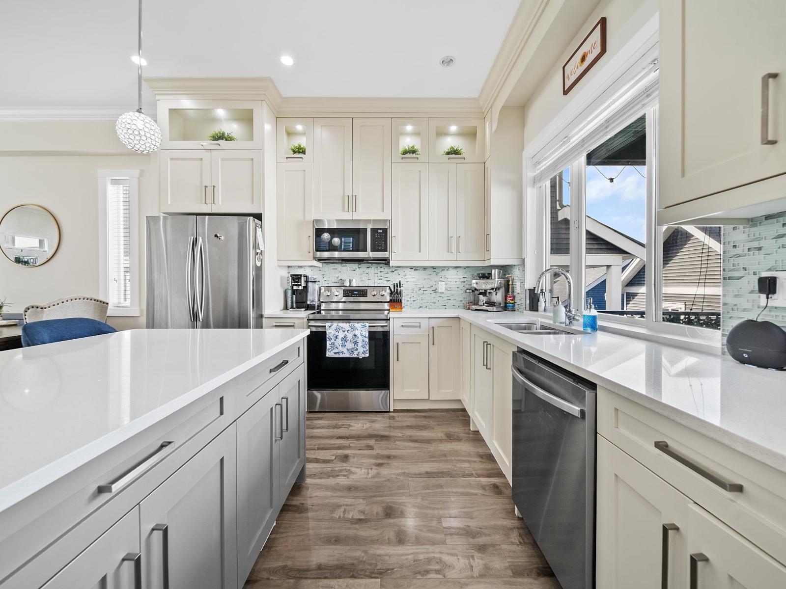 36051 Emily Carr Green, Abbotsford, British Columbia  V3G 0G1 - Photo 9 - R3054434