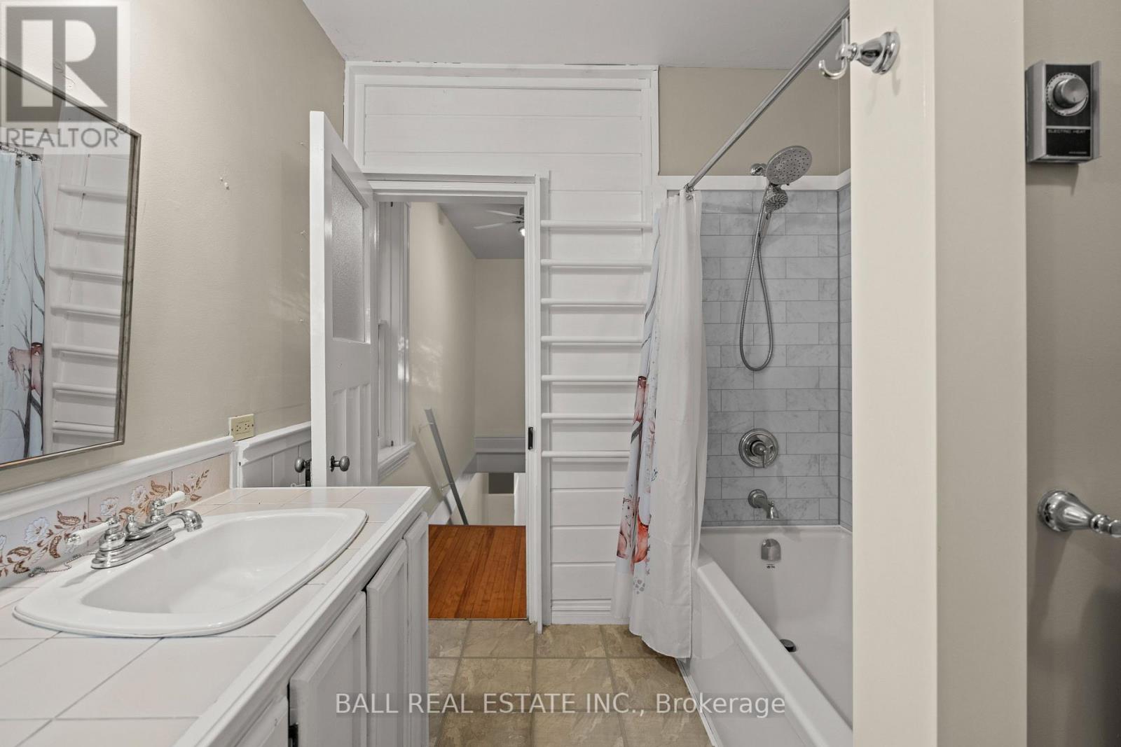 581 Aylmer Street N, Peterborough, Ontario  K9H 3W8 - Photo 23 - X12446610