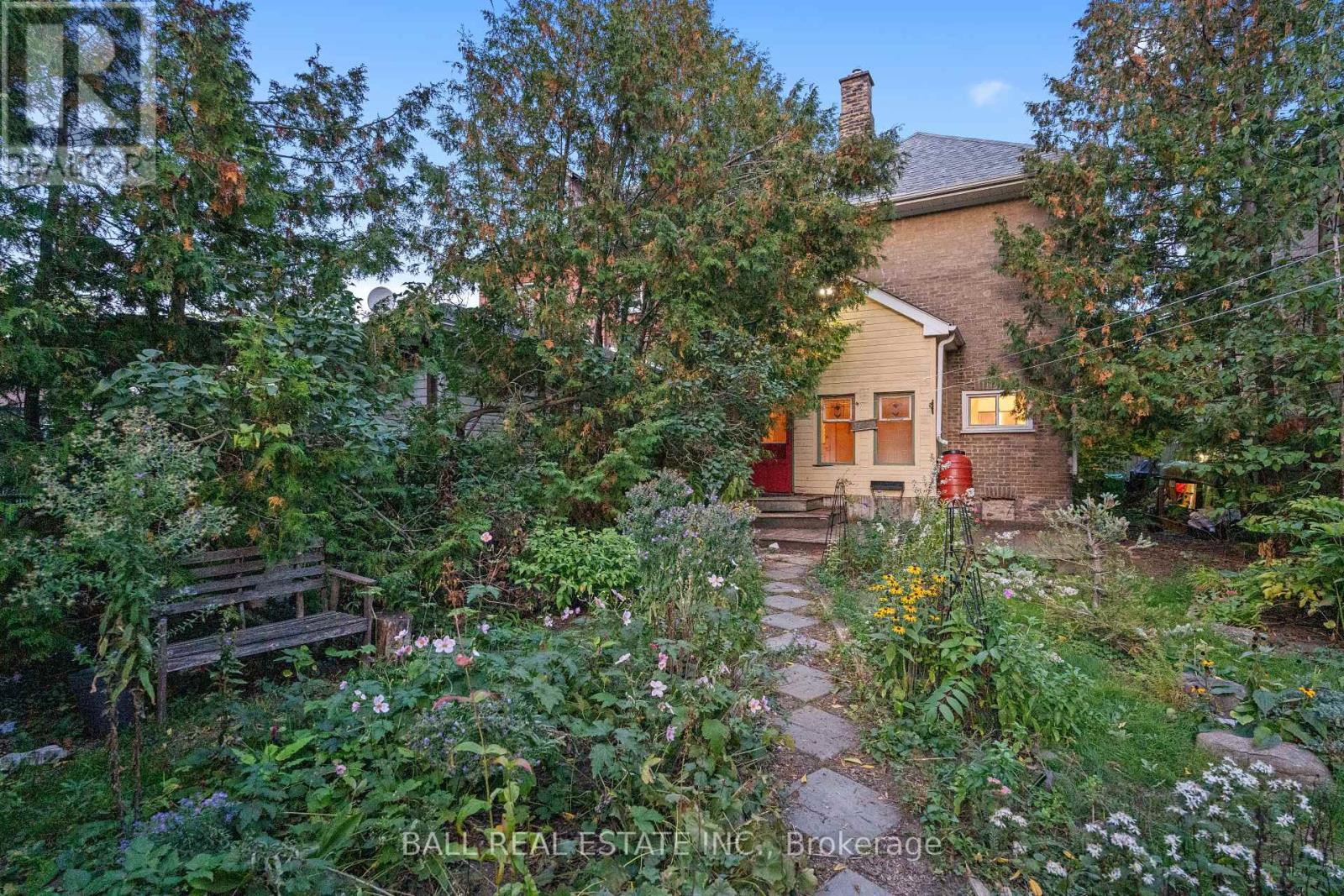 581 Aylmer Street N, Peterborough, Ontario  K9H 3W8 - Photo 46 - X12446610