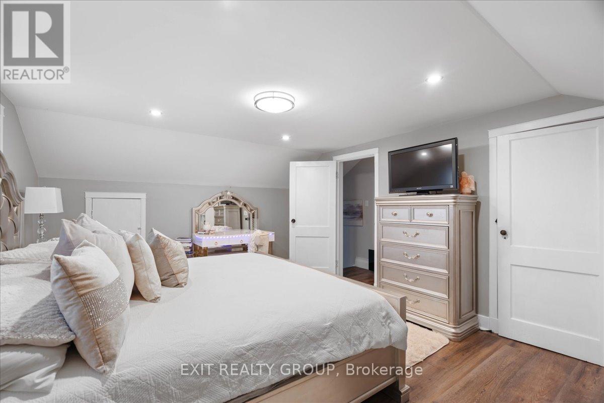 22714 Loyalist Parkway, Quinte West (Murray Ward), Ontario  K8V 5P7 - Photo 24 - X12446637