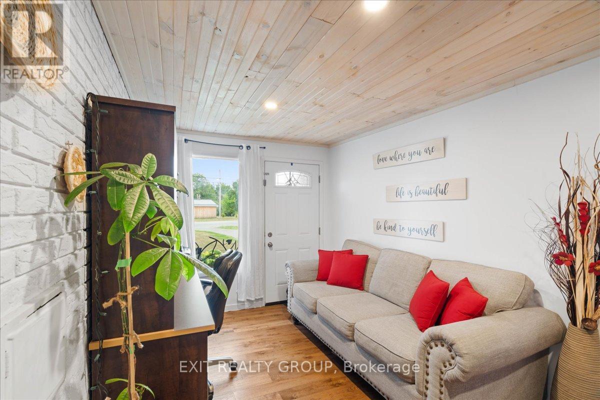 22714 Loyalist Parkway, Quinte West (Murray Ward), Ontario  K8V 5P7 - Photo 25 - X12446637