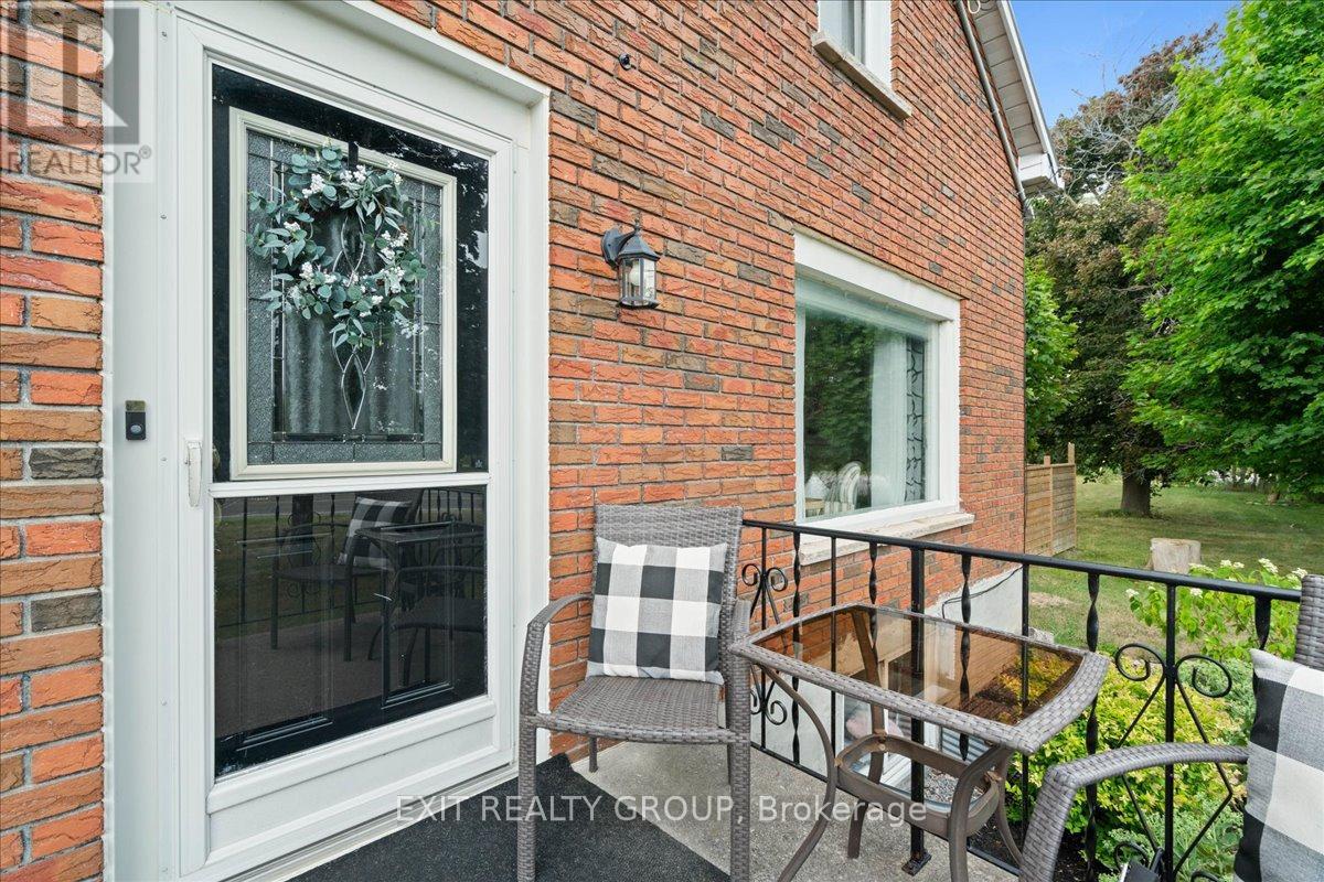 22714 Loyalist Parkway, Quinte West (Murray Ward), Ontario  K8V 5P7 - Photo 3 - X12446637