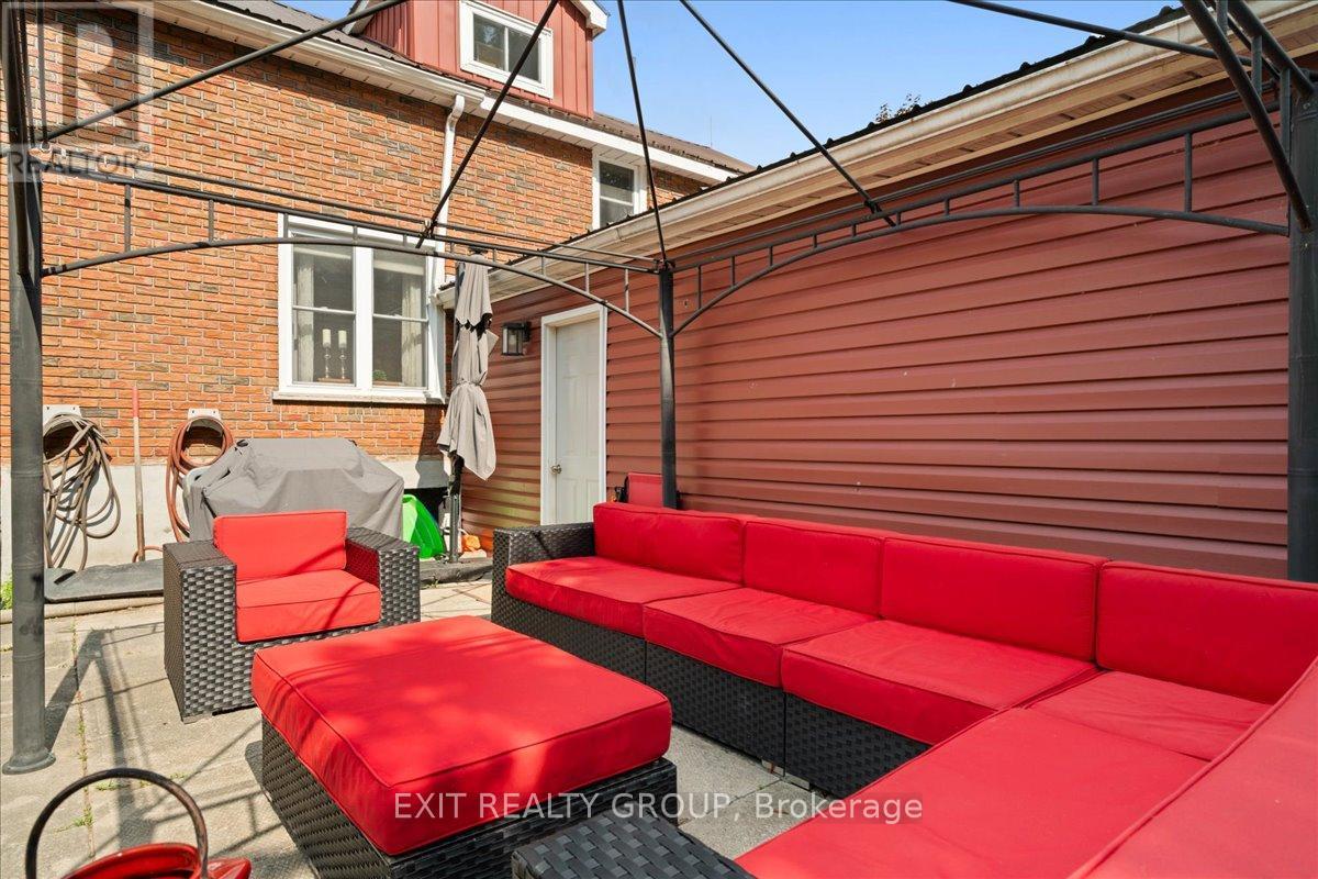 22714 Loyalist Parkway, Quinte West (Murray Ward), Ontario  K8V 5P7 - Photo 38 - X12446637