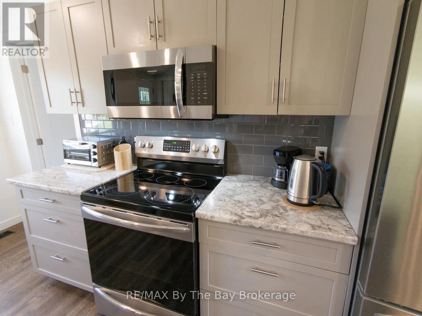 127 Glenlake Boulevard, Collingwood, Ontario  L9Y 0X2 - Photo 6 - S12446682