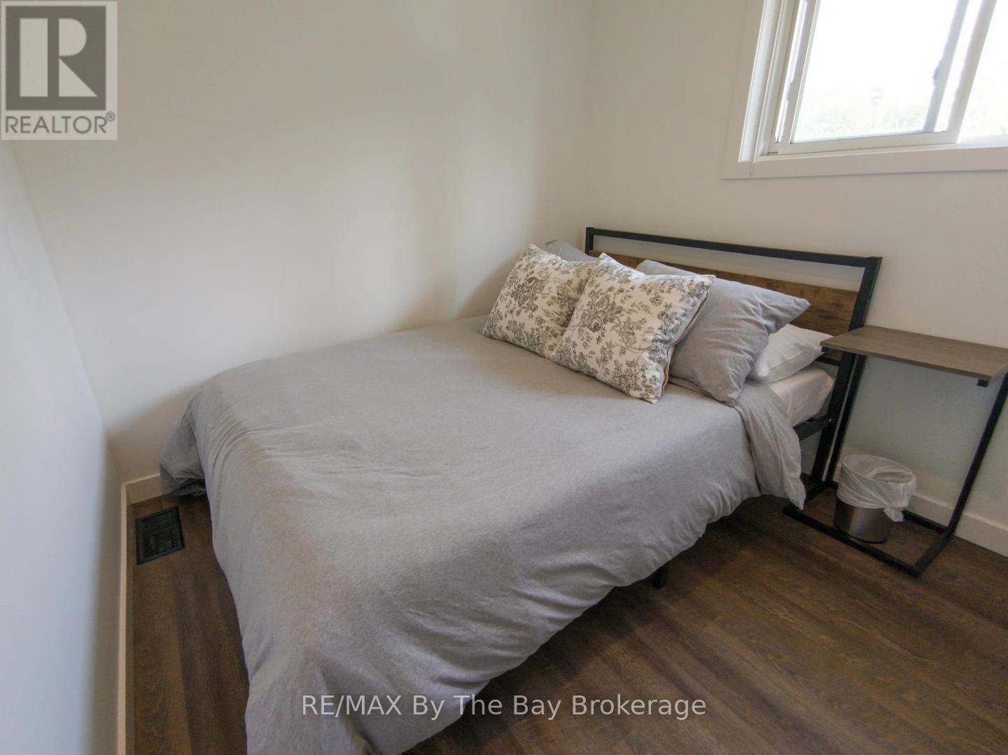 127 Glenlake Boulevard, Collingwood, Ontario  L9Y 0X2 - Photo 9 - S12446682