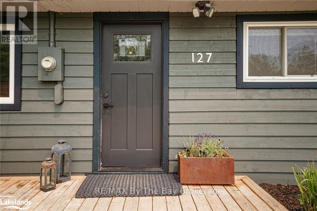 127 Glenlake Boulevard, Collingwood, Ontario  L9Y 0X2 - Photo 2 - S12446682