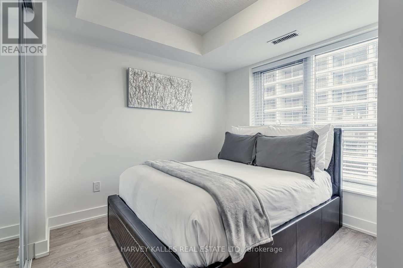 1206 - 7 Mabelle Avenue, Toronto (Islington-City Centre West), Ontario  M9A 4X7 - Photo 18 - W12446454
