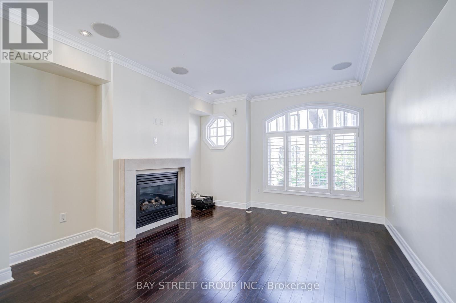 51 Lobo Mews, Toronto, Ontario  M8Z 0B2 - Photo 15 - W12446461