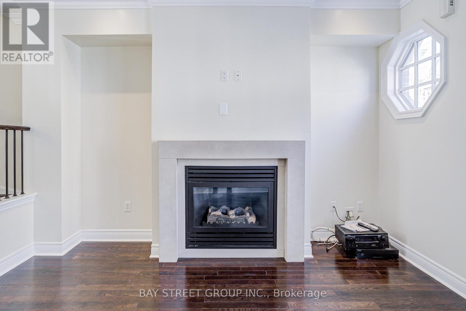51 Lobo Mews, Toronto, Ontario  M8Z 0B2 - Photo 16 - W12446461