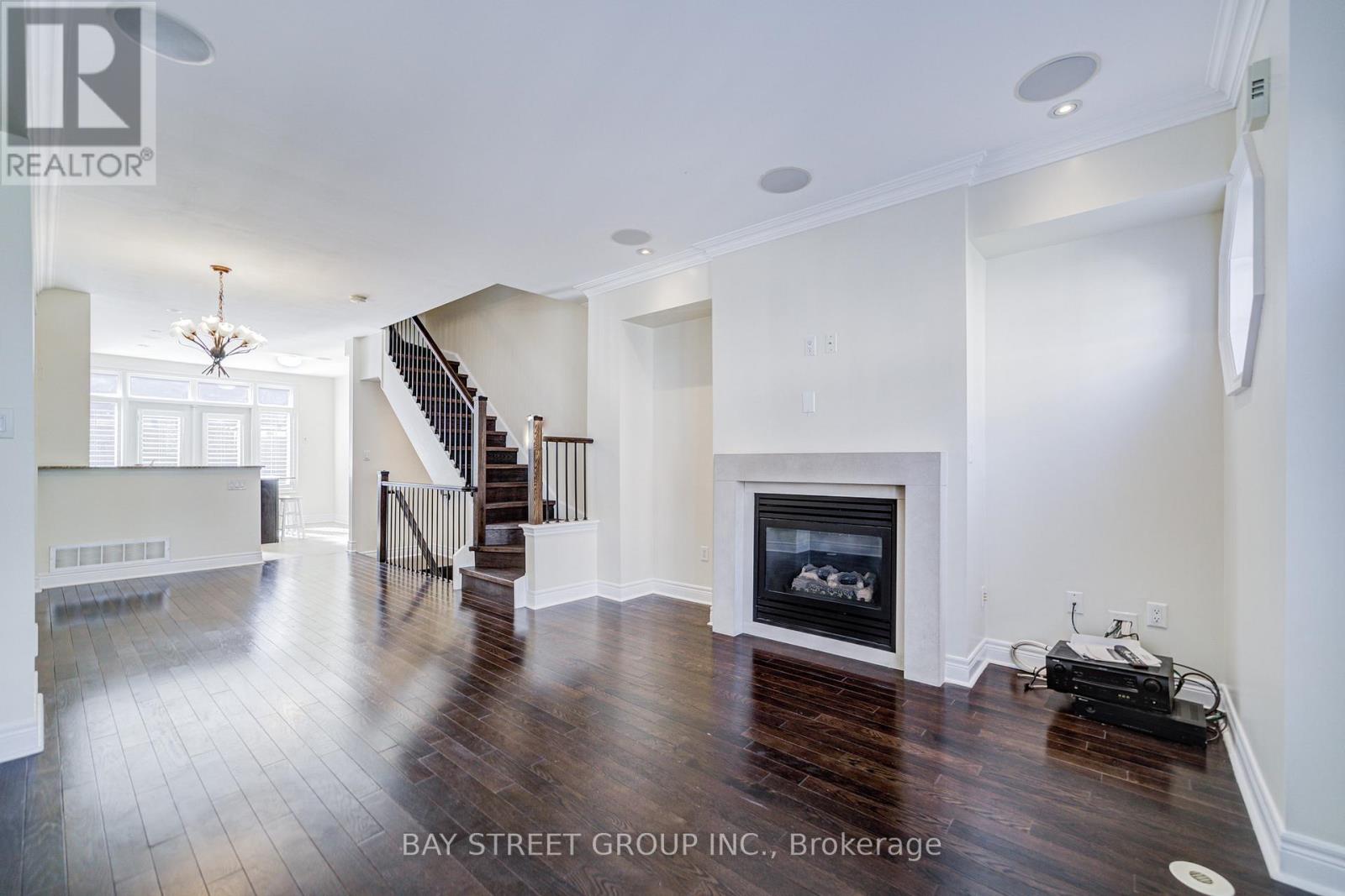 51 Lobo Mews, Toronto, Ontario  M8Z 0B2 - Photo 17 - W12446461
